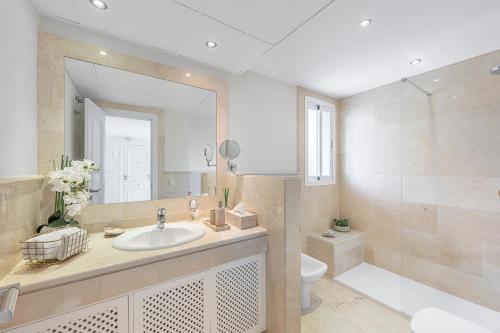 PENTHOUSE SEA VIEWS IN MARBELLA GOLDEN MILE, Puente Romano Area photo 30