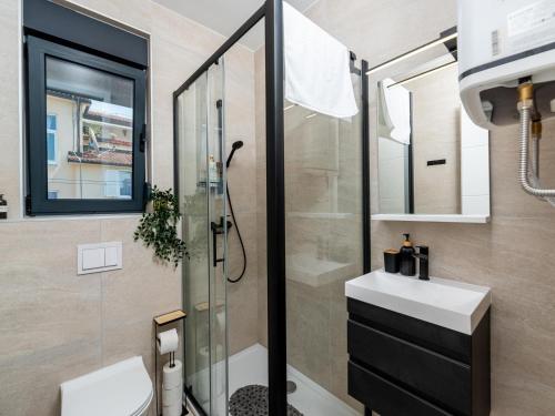 6-Person Home with 3 En-Suites