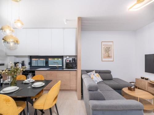 6-Person Home with 3 En-Suites