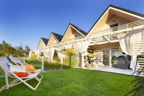 Holiday homes with private garden, summer pool