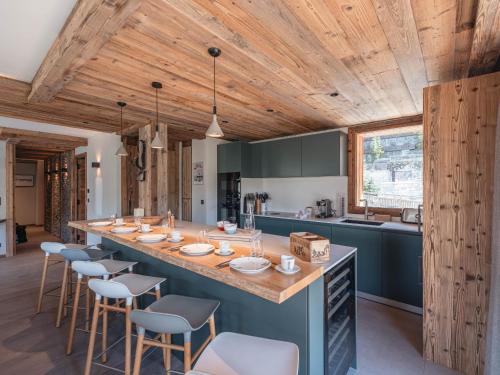 Appartement skis aux pieds, vue ensoleillée - 11 pers. - FR-1-613-146