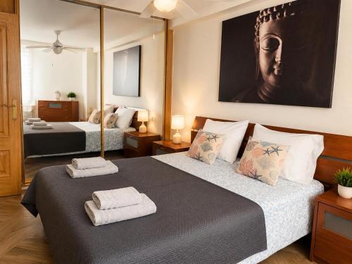 Beachfront Salou apartment with sea view