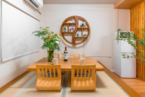 Shinagawa area , detached house , 2LDK , 3-minute walk from Tachikawa station , in the shopping district ,4 semi-double beds