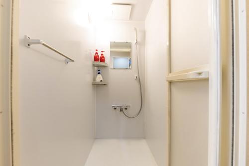 Shinagawa area , detached house , 2LDK , 3-minute walk from Tachikawa station , in the shopping district ,4 semi-double beds