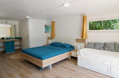 Villa Caprice - up to 12 guests - Walk to Beach and City Center
