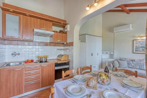 Valdarke Sea View Apartment /w Balcony - Happy Rentals