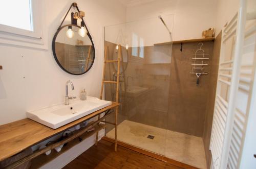 Villa Caprice - up to 12 guests - Walk to Beach and City Center