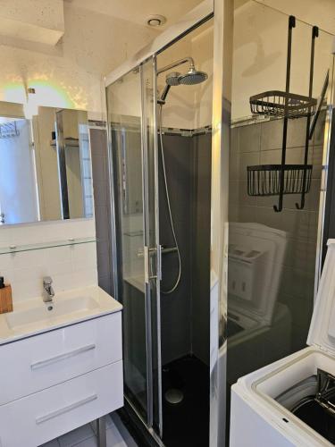 Appartement vue mer et Esterel avec piscine