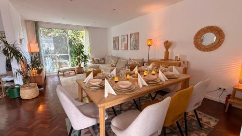 The Luzia House - sunny 4BR Villa with gardens, terraces, AC, on-site parking