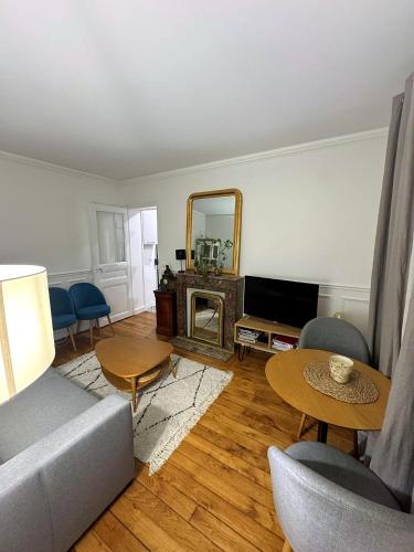 Cozy Haussmann Flat - Quiet 1BR Peaceful Montparnasse Escape