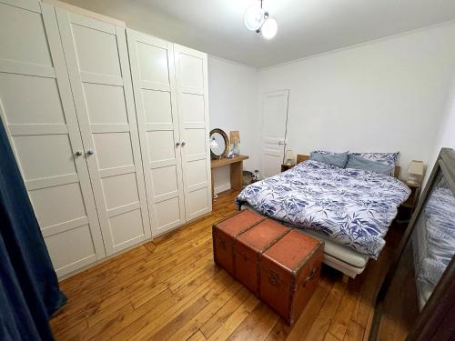 Cozy Haussmann Flat - Quiet 1BR Peaceful Montparnasse Escape