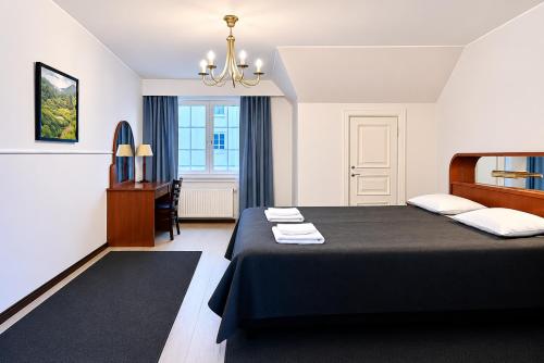 Senate Hotel