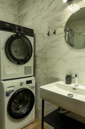 S&K Luxury Suites 1