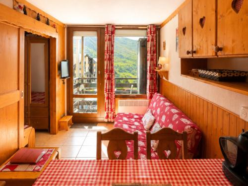 Grand studio pour 4, Les Menuires, aux pieds des pistes - FR-1-452-397
