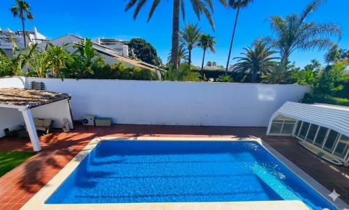 Bel Air Villa 5BR, Private Pool, Parking and Beach