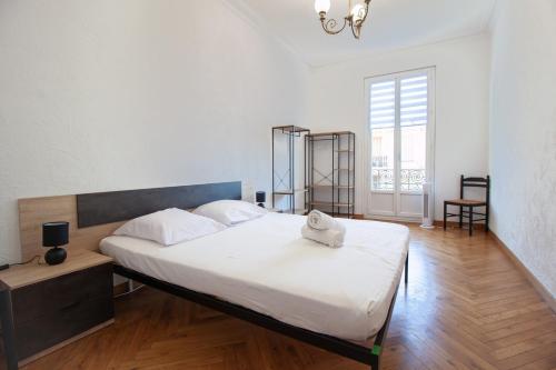 Bright 2-Bedroom Apartment - La Libération