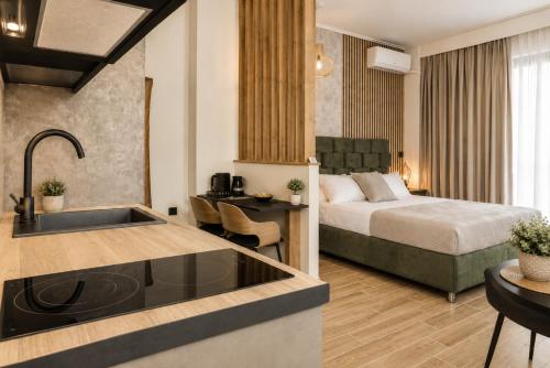 PLAZA ELEGANT SUITE by Evagelias Homes Volos