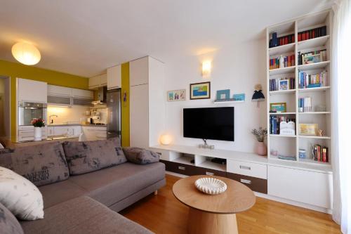 Apartment BLUEBELL Zadar with private parking