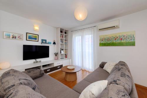 Apartment BLUEBELL Zadar with private parking