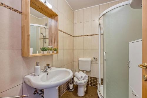 Apt Good Life | Walk to Beach - Happy Rentals