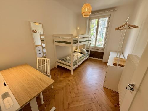 3 Bedroom Apartment at University