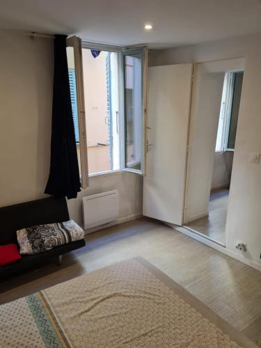 Appartement au cœur du Vieux-Nice, près de la mer