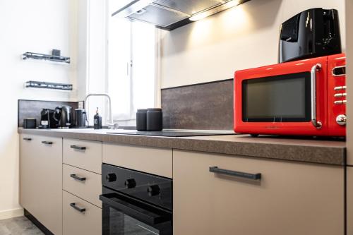 8 Min walk from the station and Corso Buenos Aires