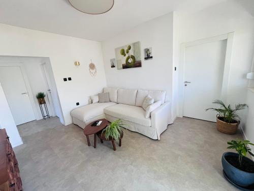 Apartment Fortuna in Malinska- 100m from the beach