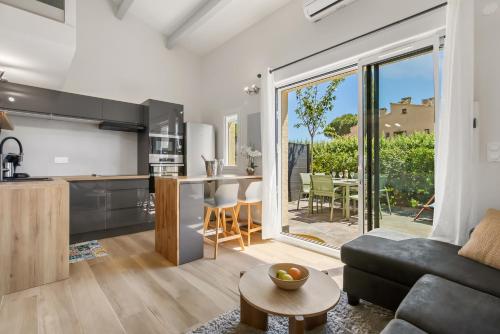 Grand duplex T3 les Estivales proche naturiste