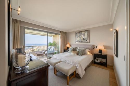 Duplex Penthouse with panoramic sea view in Cannes