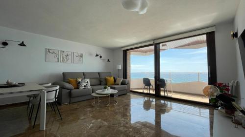 Large beachfront apartmen mediterranean views