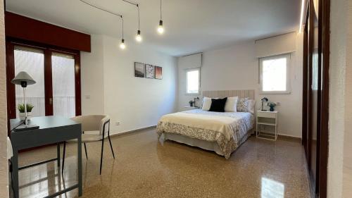 Large beachfront apartmen mediterranean views