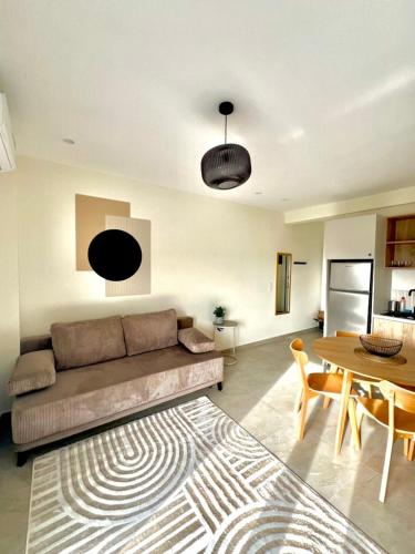 Azure Sea & Garden View Apartment