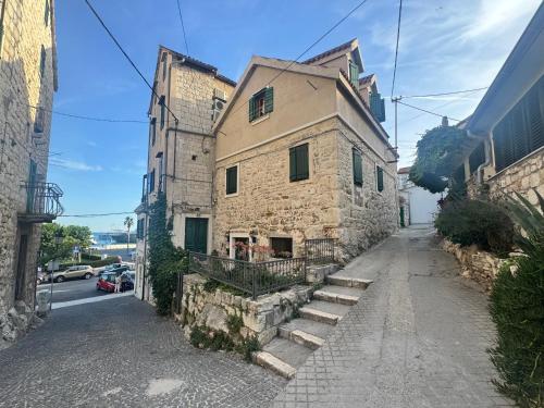 Heritage Stone House Split
