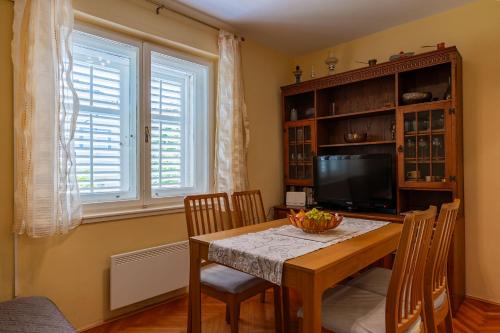 Apartment Dado
