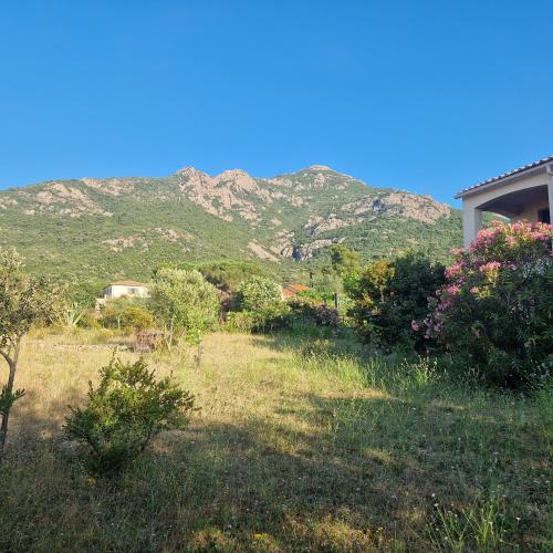 a view of a mountain from the yard of a house at I Mucchi in Galeria