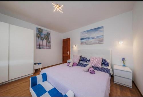 Cozy place near beach in the center Kastel Stari with terrase