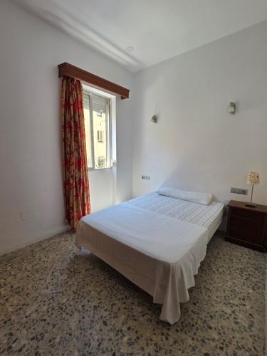 Preciosa Habitación privada comoda relajante ideal para pasar muy buenas vacaciones Wi-Fi centro malaga