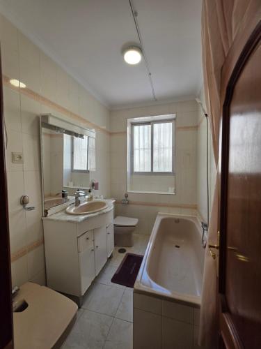 Preciosa Habitación privada comoda relajante ideal para pasar muy buenas vacaciones Wi-Fi centro malaga