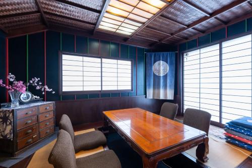 70s JapaneseStyle 2LDK 30 Min Shibuya 50sqm Space