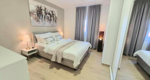 Eximius Apartment