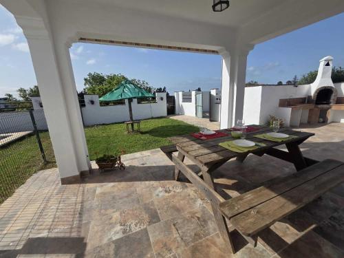 No Grupos Casa Cuervi con piscina privada en Conil