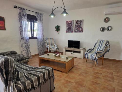 No Grupos Casa Cuervi con piscina privada en Conil