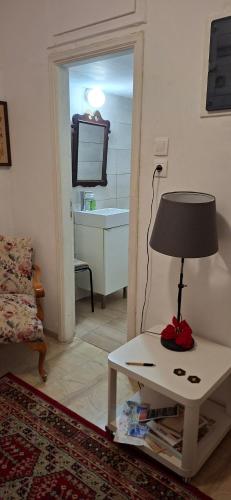 Apartment by the Sepolia metro