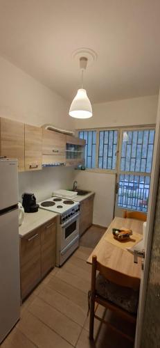 Apartment by the Sepolia metro