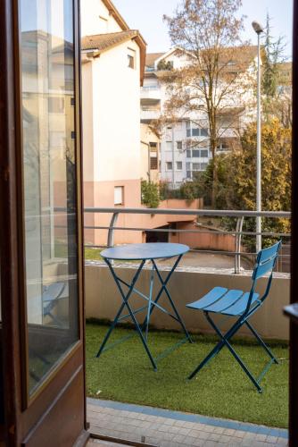 Annecy workshop - private parking