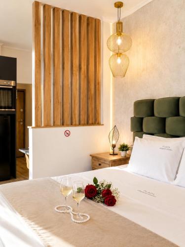 PLAZA ELEGANT SUITE by Evagelias Homes Volos