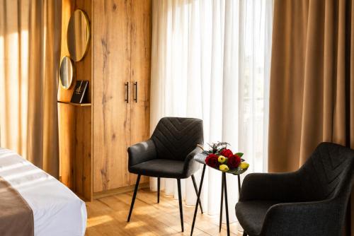 PLAZA ELEGANT SUITE by Evagelias Homes Volos