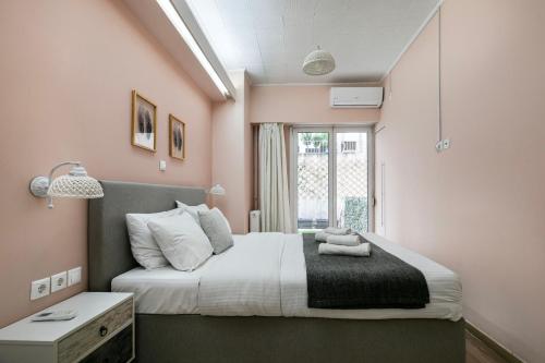 City Vibes - 2-BR Apartment with Garden & Backyard in Kolonaki