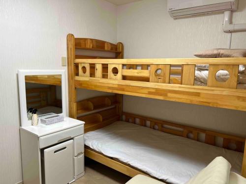 Shinjuku # 203 5 minutes from Okubo station Free WIFI